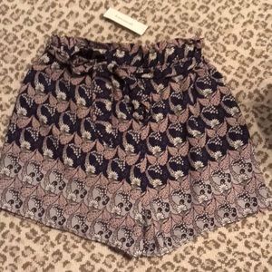 NWT. Francesca’s elastic waistband flowy shorts